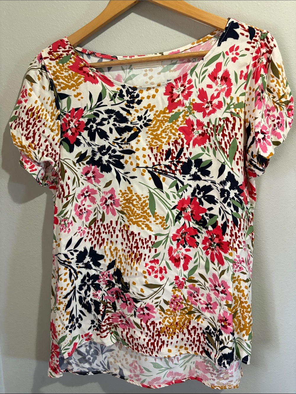 Women's Floral Short Sleeve Tee - White with Pink, Navy & Mustard